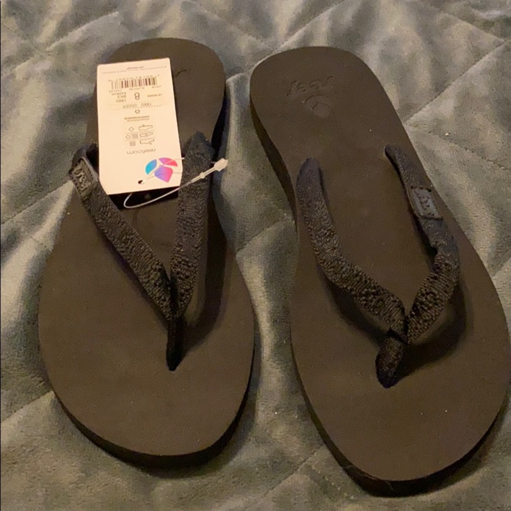 NWOT Reef Black Sandals